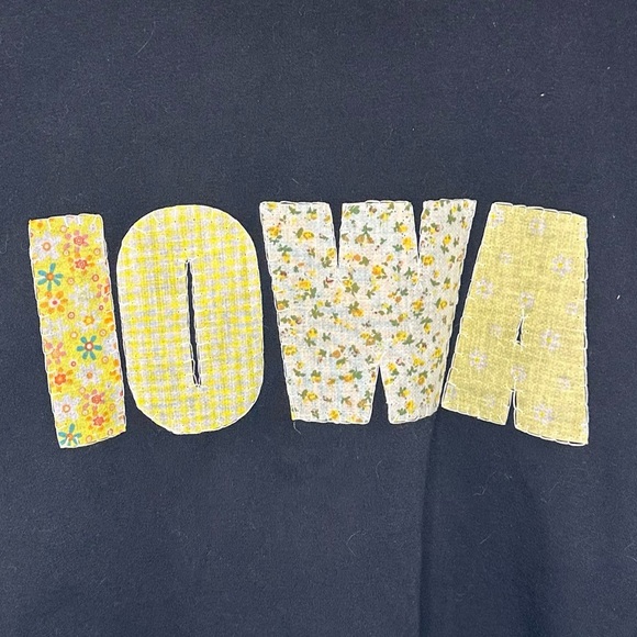 Iowa Hawkeyes Handmade Patch Sweatshirt Size XL Black Yellow - Picture 2 of 7